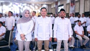 Foto: Ketua DPRD Bone Andi Tenri Walinonong (kanan), Ketua Gerindra Bone Ahmad Zainuddin (tengah), dan Wakil Ketua Gerindra Bone Syamnur (kiri).