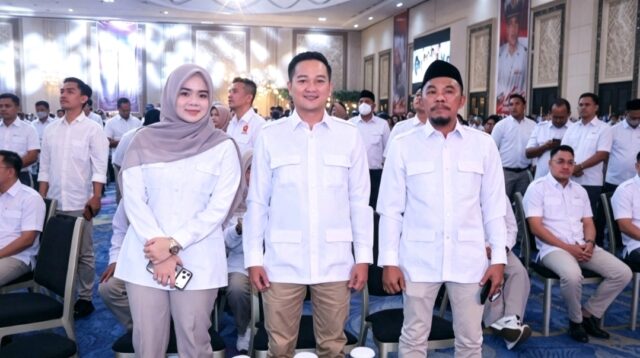 Foto: Ketua DPRD Bone Andi Tenri Walinonong (kanan), Ketua Gerindra Bone Ahmad Zainuddin (tengah), dan Wakil Ketua Gerindra Bone Syamnur (kiri).