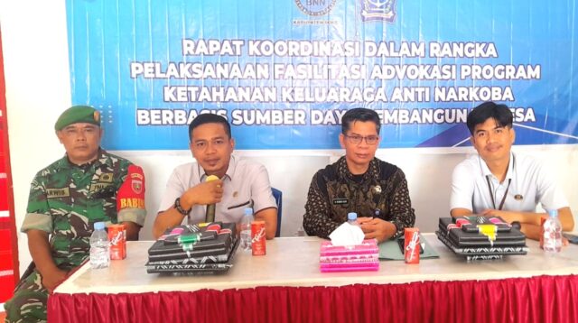 Foto: Gelaran Rapat koordinasi dalam rangka pelaksanaan fasilitasi advokasi Program Ketahanan Keluarga Anti Narkoba berbasis sumber daya pembangunan desa dan kelurahan digelar di Kantor Lurah Ta, Kecamatan Tanete Riattang, Kabupaten Bone, Jumat (2/8/2026).